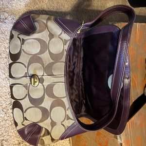 Medium sized coach bag in excellent condition. No marks on interior or exterior